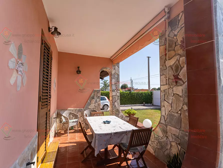 Immagine 35 di Villa in vendita  a Siracusa