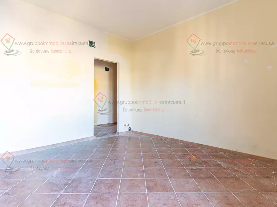 Immagine 13 di Trilocale in vendita  a Siracusa