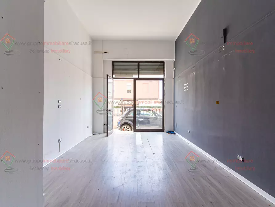 Immagine 3 di Locale commerciale in vendita  a Siracusa