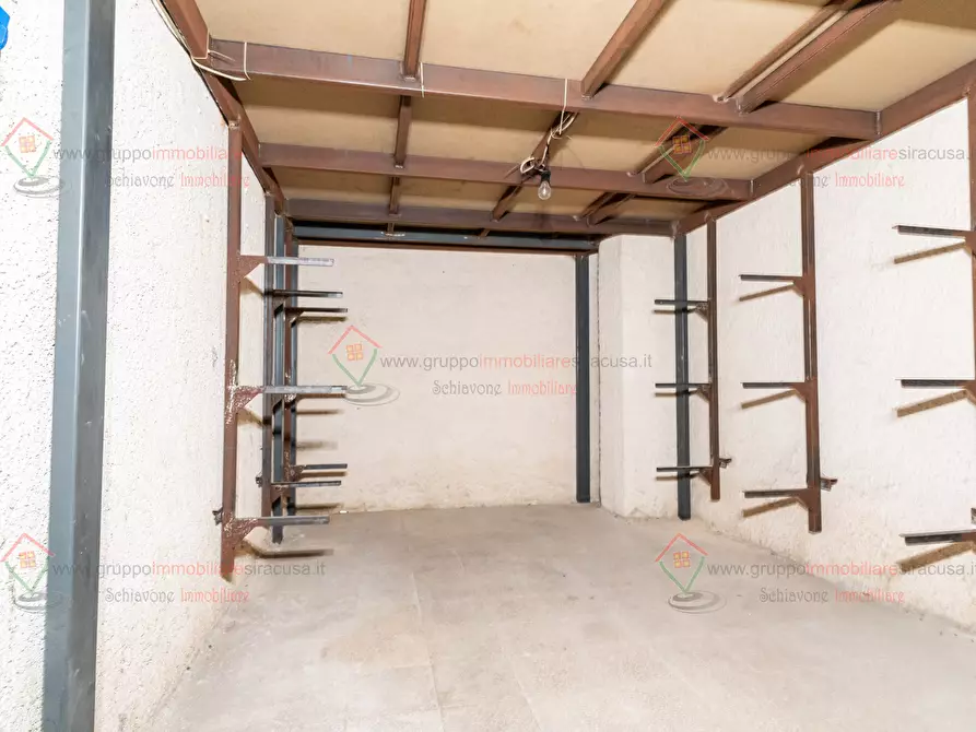 Immagine 1 di Garage in vendita  a Siracusa