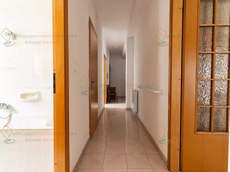 Immagine 15 di Trilocale in vendita  a Siracusa