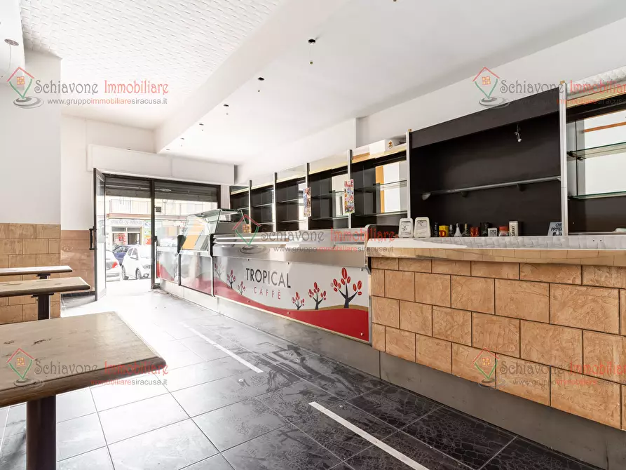 Immagine 3 di Locale commerciale in vendita  a Siracusa