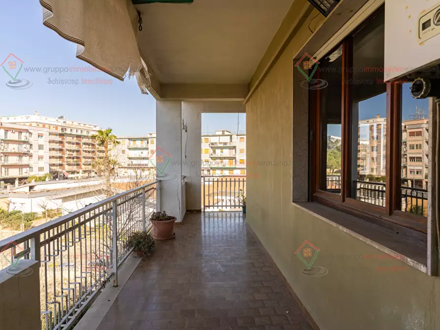 Immagine 23 di Pentalocale in affitto  a Siracusa