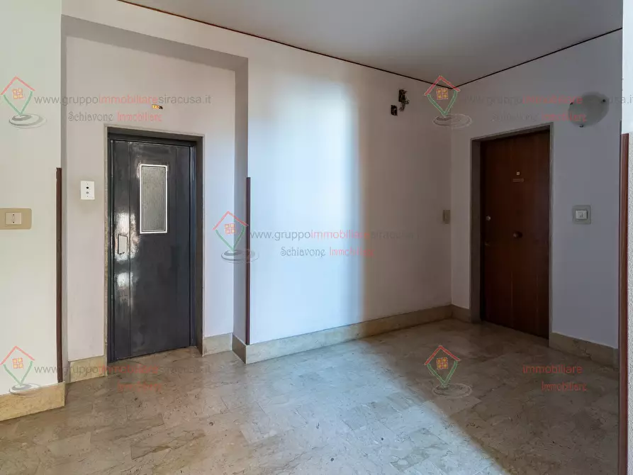 Immagine 16 di Pentalocale in affitto  a Siracusa