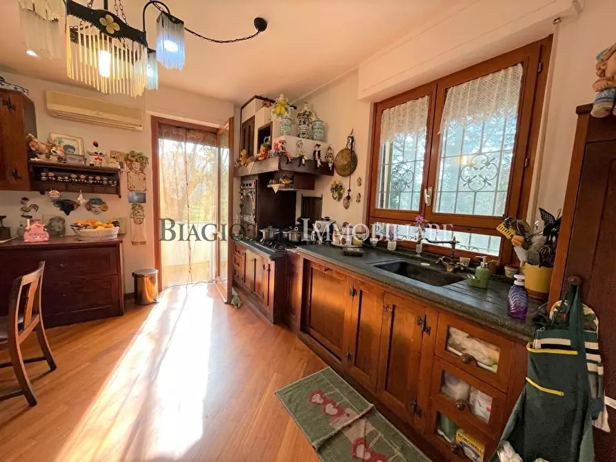 Immagine 8 di Casa semindipendente in vendita  a Livorno