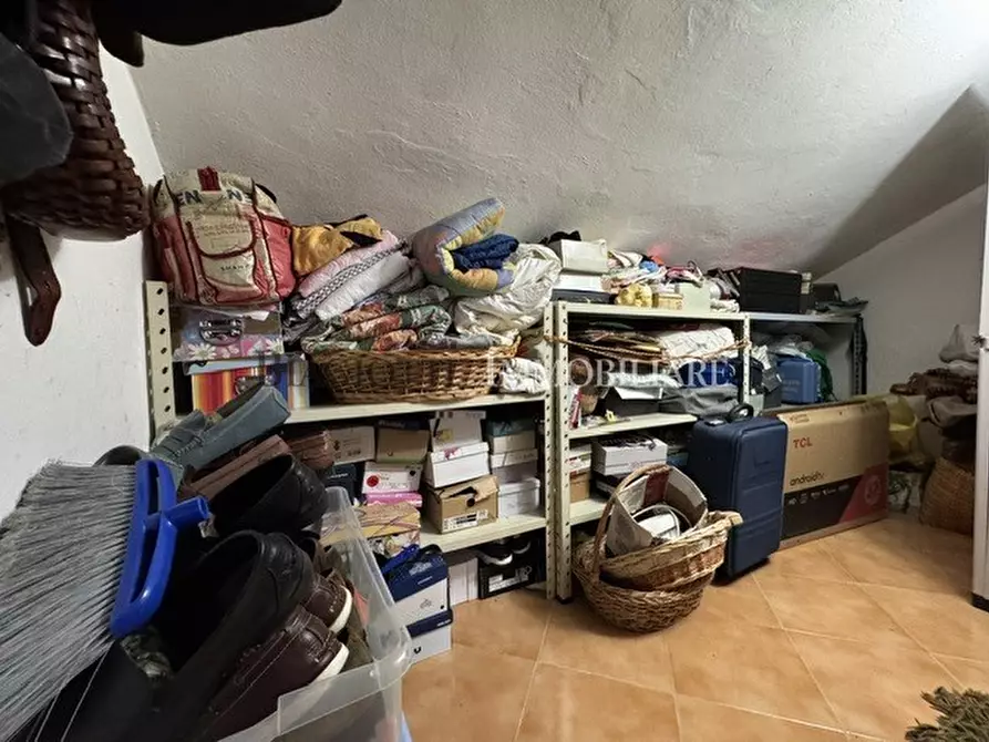 Immagine 22 di Trilocale in vendita  a Livorno