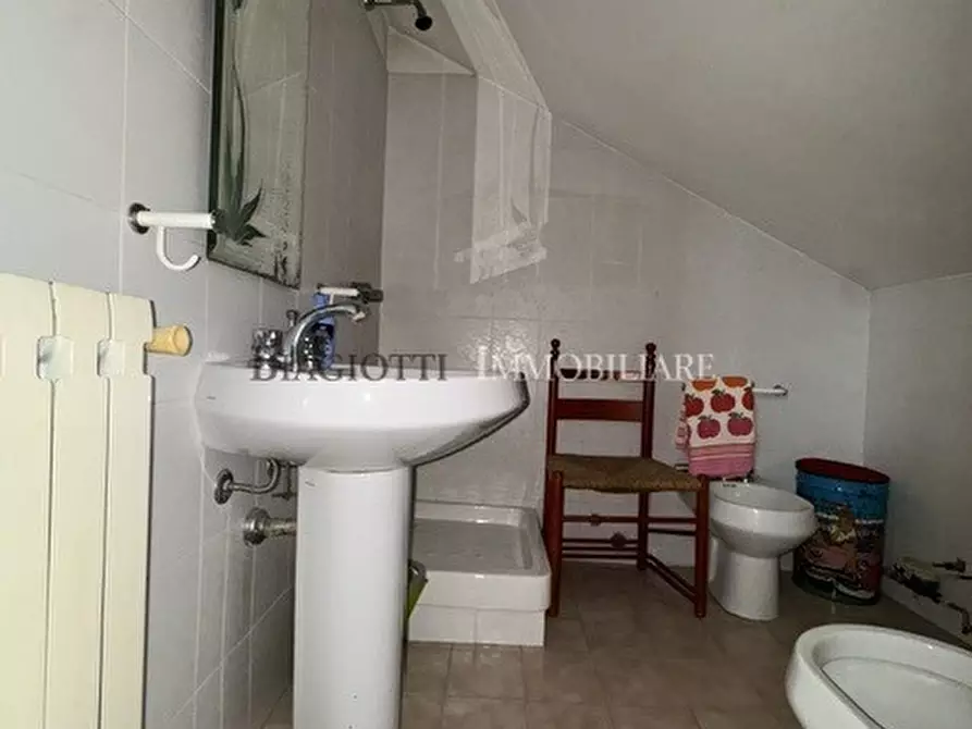 Immagine 34 di Trilocale in vendita  a Livorno