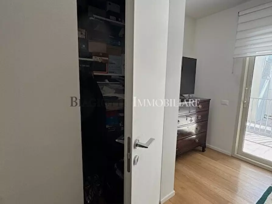 Immagine 21 di Appartamento in vendita  a Livorno