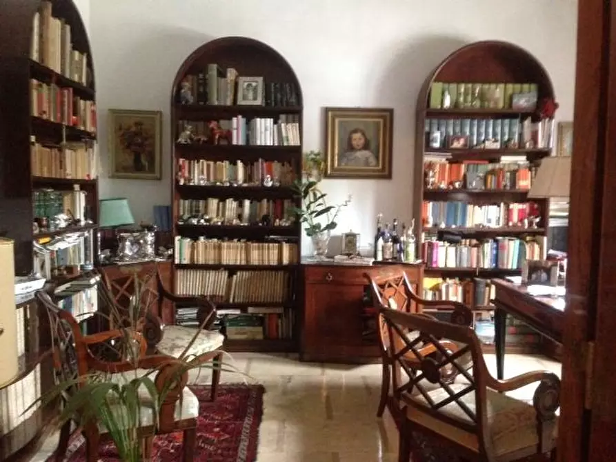 Immagine 13 di Casa semindipendente in vendita  a Livorno