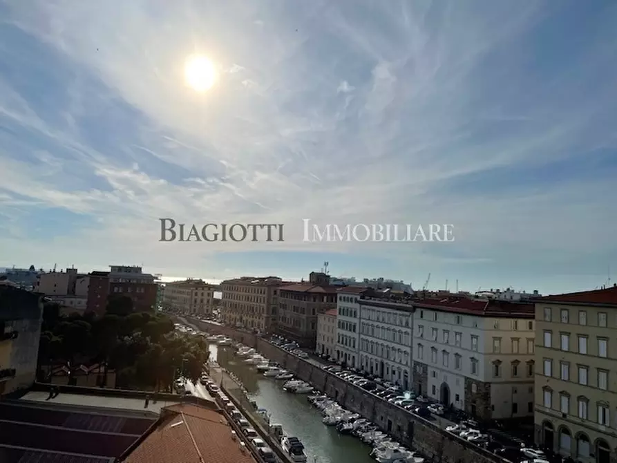 Immagine 26 di Attico in vendita  a Livorno