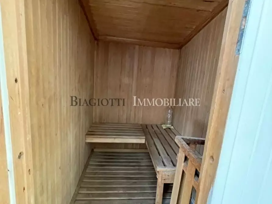 Immagine 23 di Attico in vendita  a Livorno