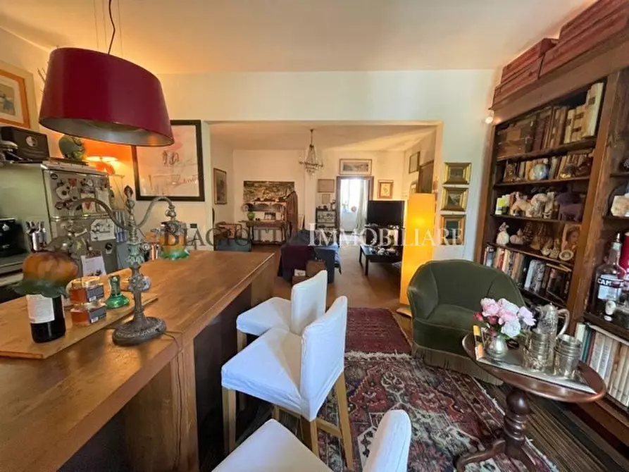 Immagine 18 di Villa in vendita  a Livorno