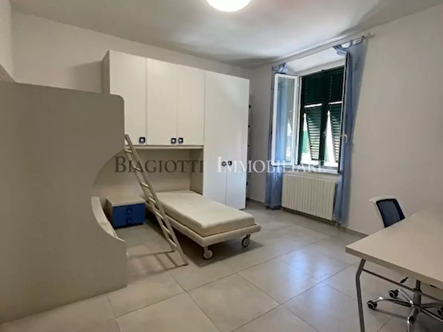 Immagine 11 di Trilocale in vendita  a Livorno