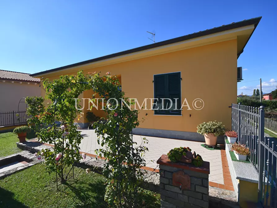 Immagine 2 di Casa indipendente in vendita  in Via canaletto a Castelnuovo Magra