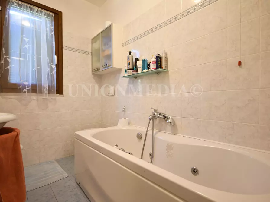 Immagine 14 di Villa in vendita  in Via sarzanello a Sarzana