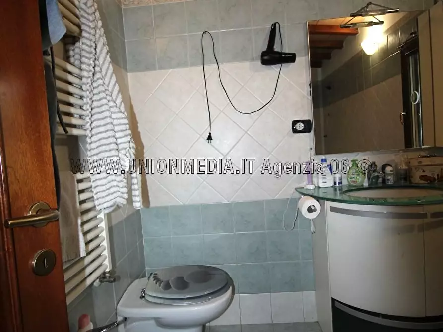 Immagine 15 di Casa indipendente in vendita  a Ortonovo