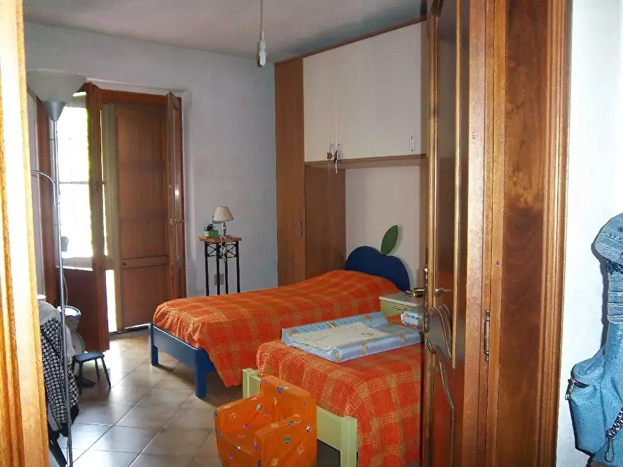 Immagine 5 di Villa in vendita  a Sarzana
