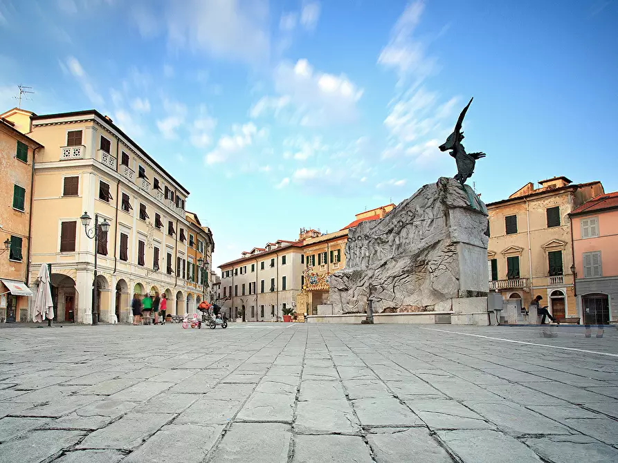 Immagine 24 di Appartamento in vendita  in piazza matteotti a Sarzana