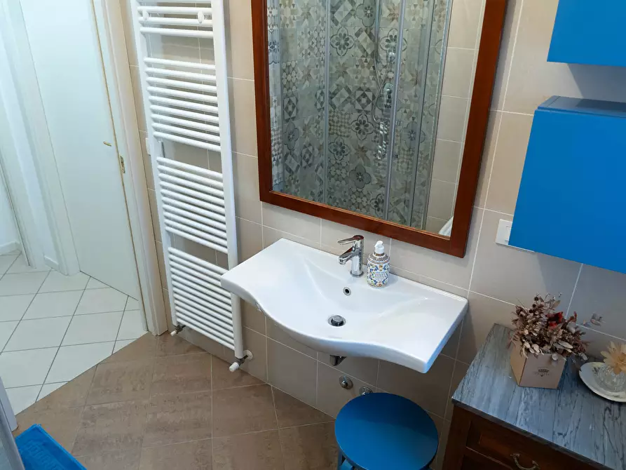 Immagine 26 di Bilocale in vendita  in Viale Catalani 20 a Riccione