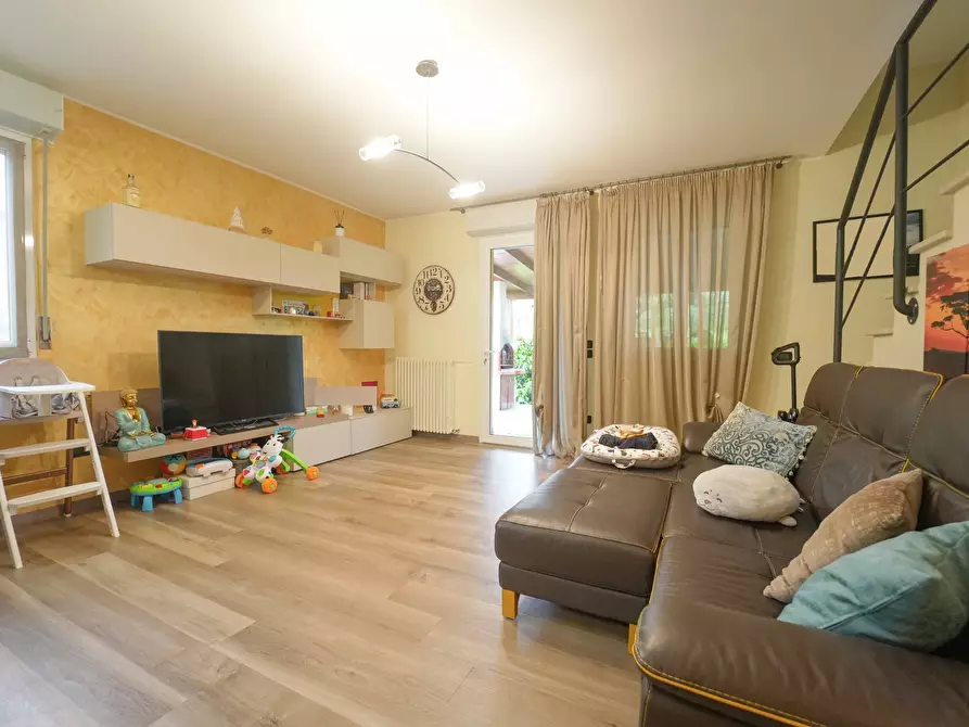 Immagine 13 di Trilocale in vendita  in Via Berlino 89 a Santarcangelo Di Romagna