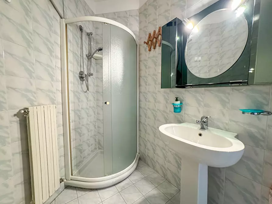 Immagine 14 di Trilocale in vendita  in Via Salvemini 28 a Rimini