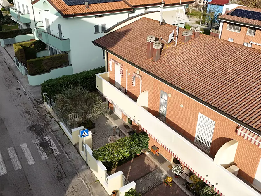 Immagine 26 di Villetta a schiera in vendita  in Via Omo Bottego a Bellaria-Igea Marina