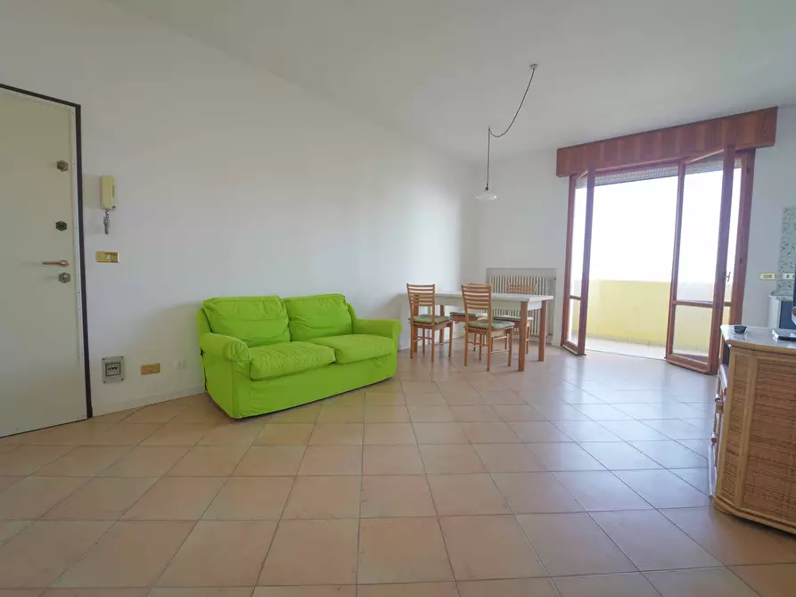 Immagine 2 di Trilocale in vendita  in Via Montello a Cesenatico