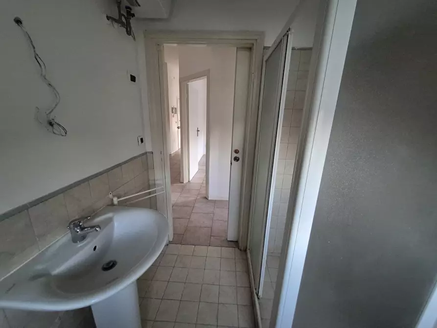 Immagine 31 di Quadrilocale in vendita  in via santerno a Rimini