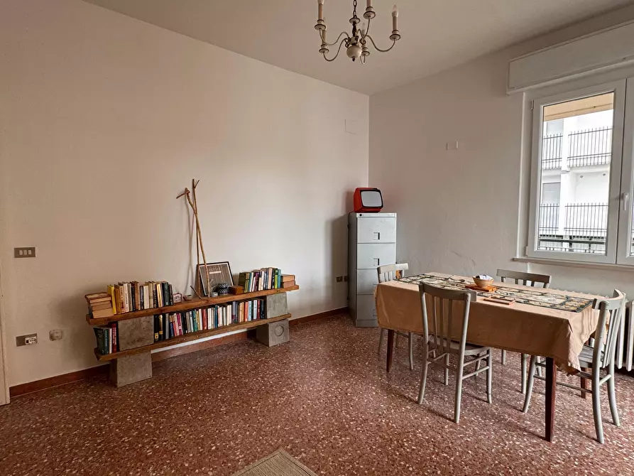 Immagine 1 di Trilocale in vendita  in Viale Carlo Goldoni 1 a Rimini