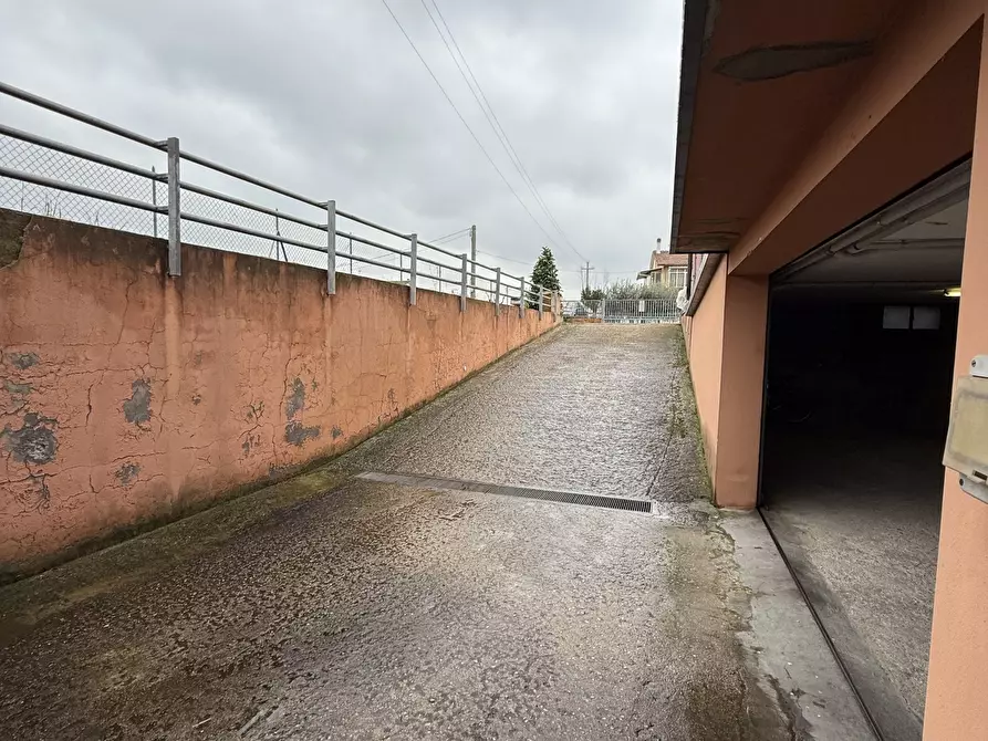 Immagine 69 di Pentalocale in vendita  in Via Busca 115 a Santarcangelo Di Romagna