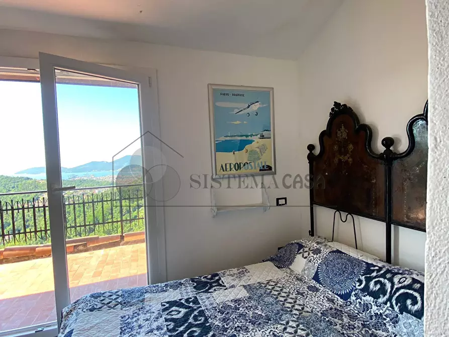 Immagine 32 di Villa in vendita  in Via Fratelli Aristide e Alduino Castellini 8 a Vezzano Ligure