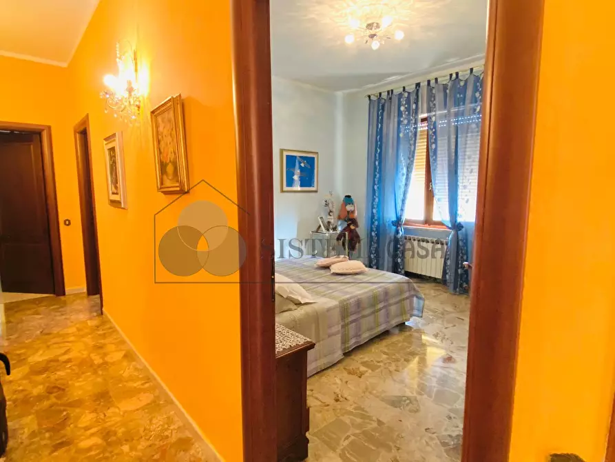 Immagine 13 di Villa in vendita  in Via 1º Maggio 12 a Follo