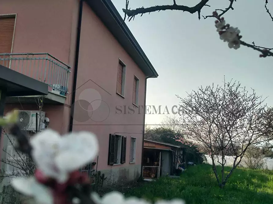 Immagine 14 di Casa indipendente in vendita  a Sarzana