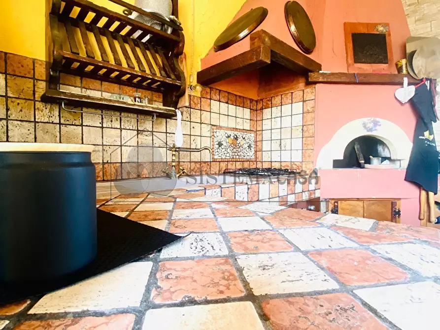 Immagine 12 di Porzione di casa in vendita  in Via Stazione 25 a Follo