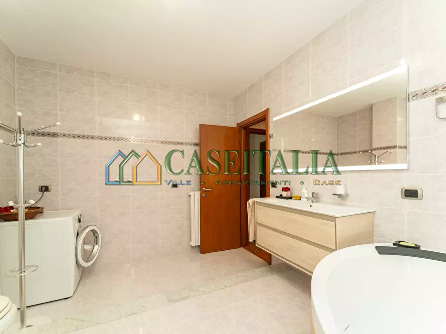 Immagine 40 di Casa indipendente in vendita  a Cisano Sul Neva