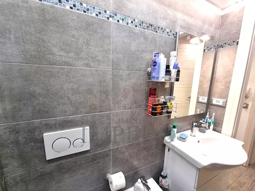 Immagine 14 di Porzione di casa in vendita  in Passeggiata Cavallotti 10 a Ventimiglia