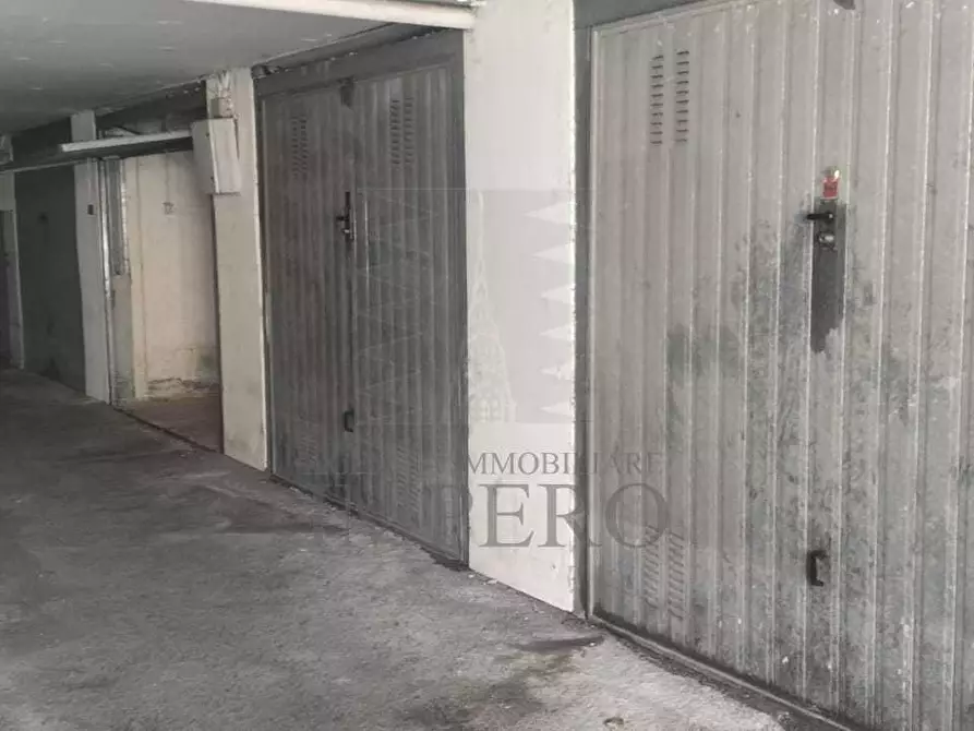 Immagine 8 di Garage in vendita  in Corso Limone Piemonte 86 a Ventimiglia