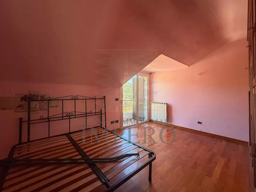 Immagine 8 di Pentalocale in vendita  in Località Gray 14 a Camporosso