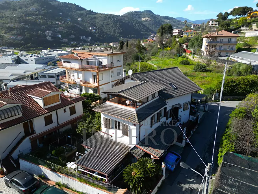 Immagine 1 di Porzione di casa in vendita  in Via Oberto D' Oria 35 a Camporosso