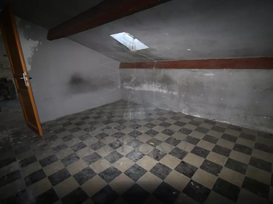 Immagine 20 di Quadrilocale in vendita  in Via Roma 18 a Ventimiglia