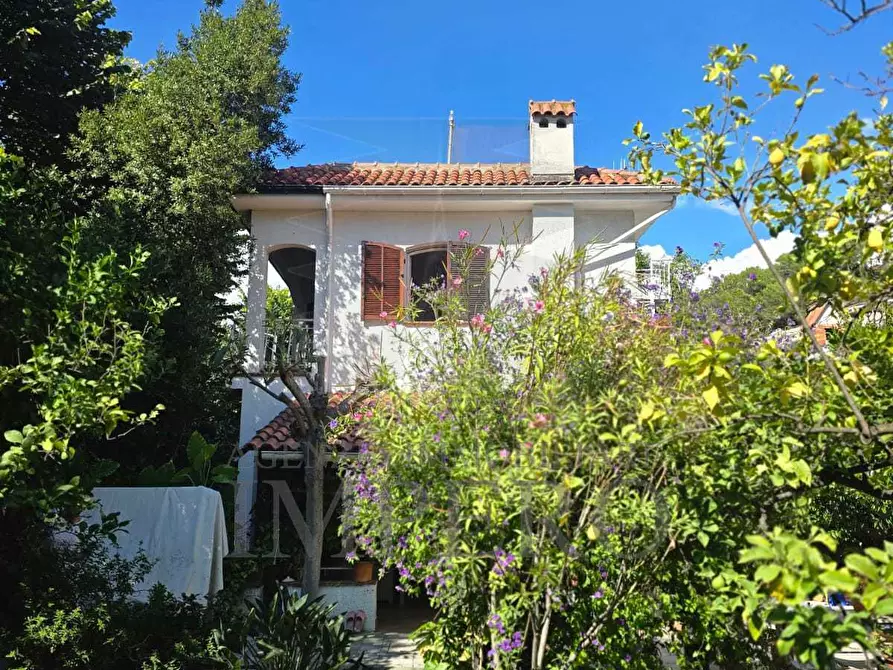 Immagine 13 di Villa in vendita  in Via Luciano Veziano 10 a Ventimiglia