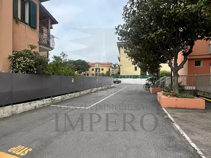 Immagine 13 di Bilocale in vendita  in Via degli Amici 19 a Bordighera