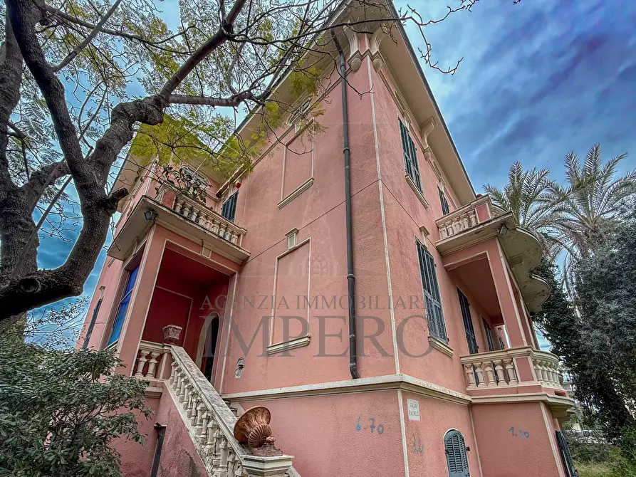 Immagine 1 di Villa in vendita  a Bordighera