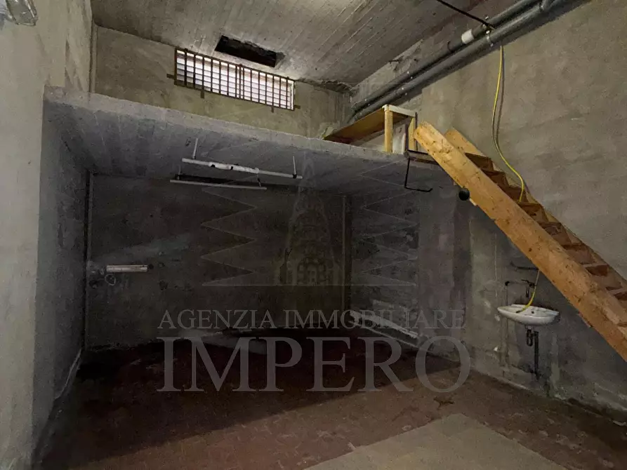 Immagine 1 di Garage in vendita  in Piazzale Sansecondo 3 a Ventimiglia