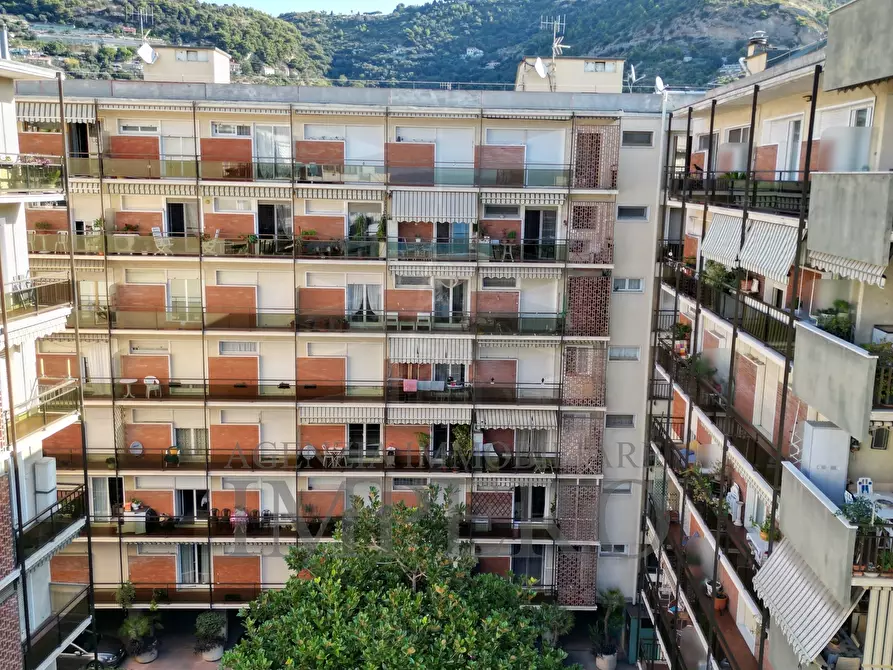 Immagine 5 di Trilocale in vendita  in Passeggiata G. Oberdan 9 a Ventimiglia