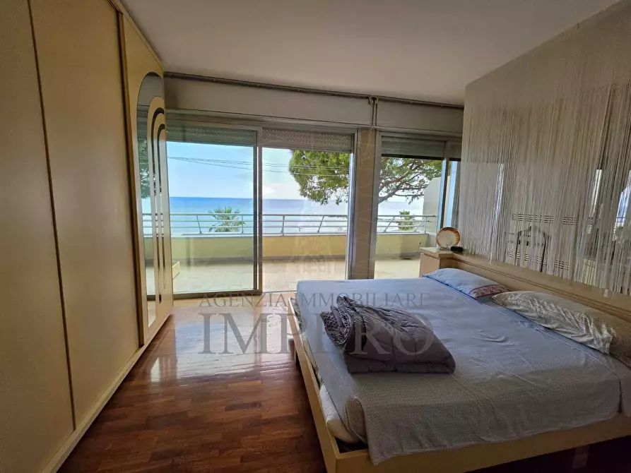 Immagine 9 di Pentalocale in vendita  in Lungomare Varaldo 67 a Ventimiglia