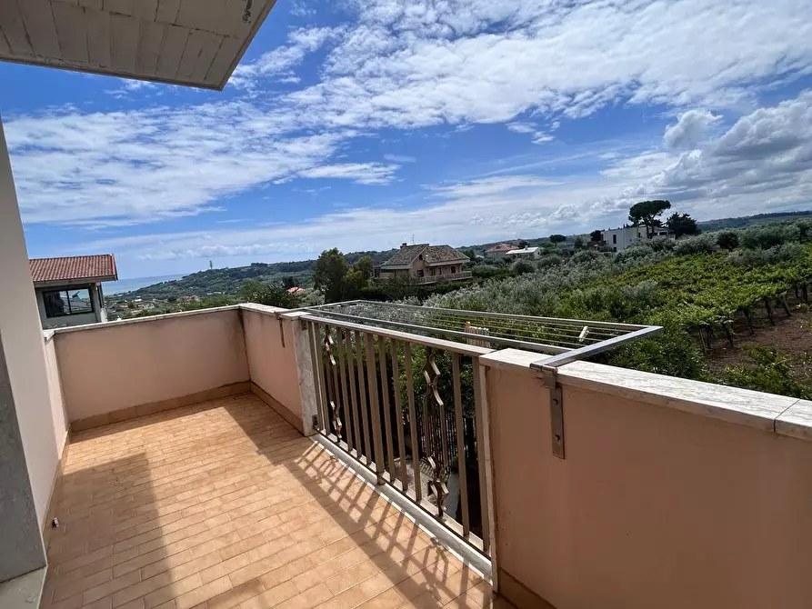 Immagine 26 di Quadrilocale in affitto  in Viale Maiella 23/A a Francavilla Al Mare