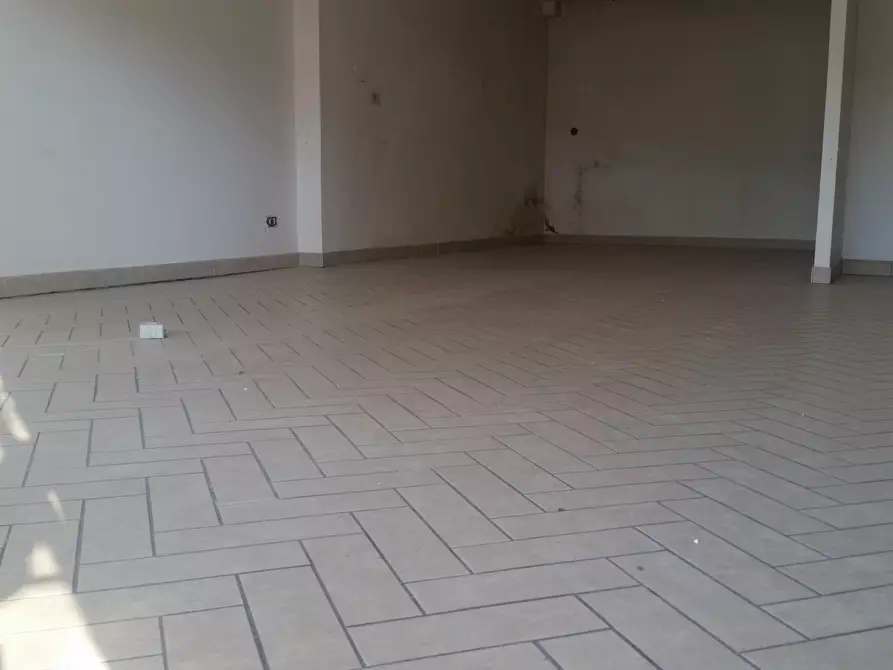 Immagine 2 di Locale commerciale in affitto  a Francavilla Al Mare