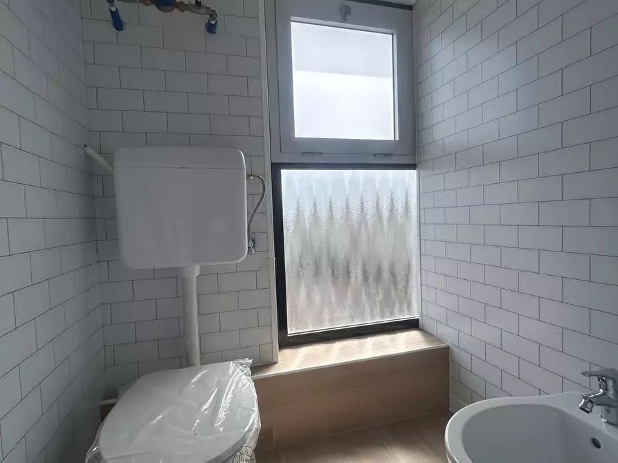 Immagine 6 di Locale commerciale in affitto  in Viale Maiella 23/A a Francavilla Al Mare