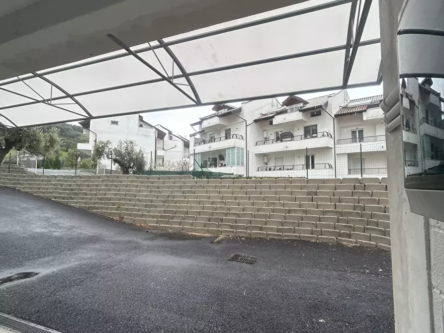 Immagine 6 di Garage in vendita  in Via Adriatica Sud a Pescara